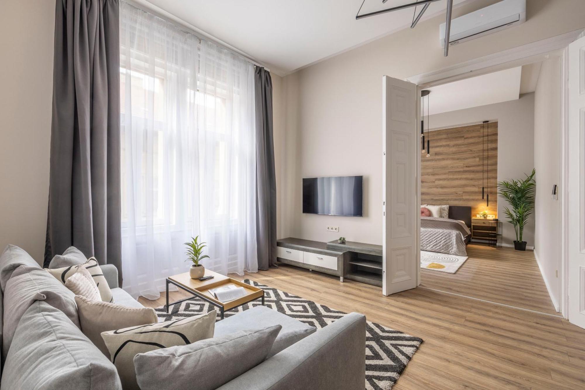 Exclusive Stylish Suite By Prestige Homes Next To The Oktogon Budapest Eksteriør billede