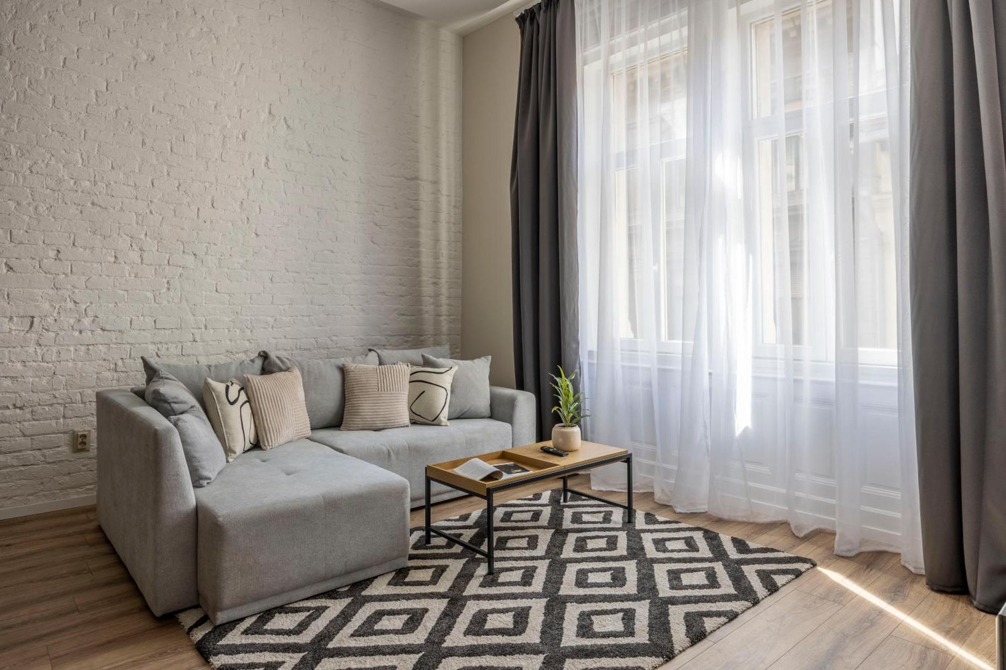 Exclusive Stylish Suite By Prestige Homes Next To The Oktogon Budapest Eksteriør billede